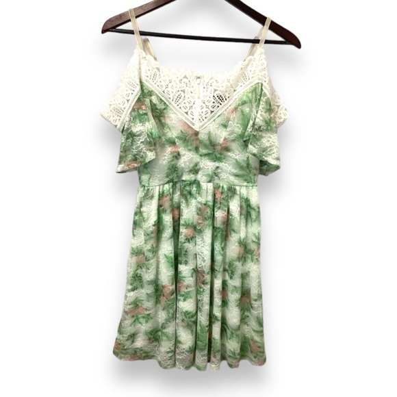 Disney Juniors Charming Dapper Days Floral Cold Shoulder Lace Dress, sz S - Picture 4 of 12